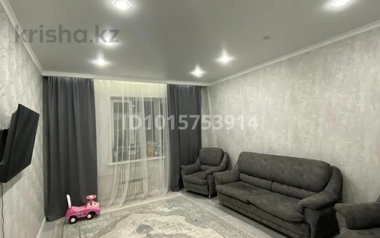 4-комнатная квартира · 98 м² · 2/5 этаж, 22-й мкр 15 за 250 000 ₸ в Актау — фото 2