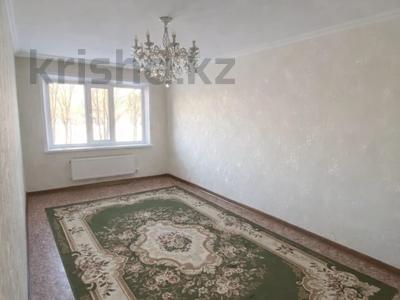 3-комнатная квартира · 62 м² · 2/5 этаж, Майкудук, 14 мкр. 10 за 14 млн 〒 в Караганде, Алихана Бокейханова р-н