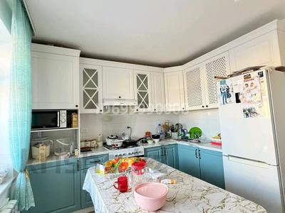 3-бөлмелі пәтер · 80 м² · 2/3 қабат, Нур сити 1 микр 11к — Школа 78, бағасы: 150 000 〒 в Актобе, жилой массив Жилянка