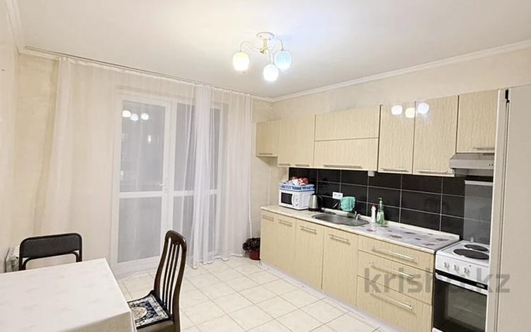 2-комнатная квартира · 70 м² · 5/9 этаж, мкр Аккент за 17 000 ₸ в Алматы, Алатауский р-н — фото 2