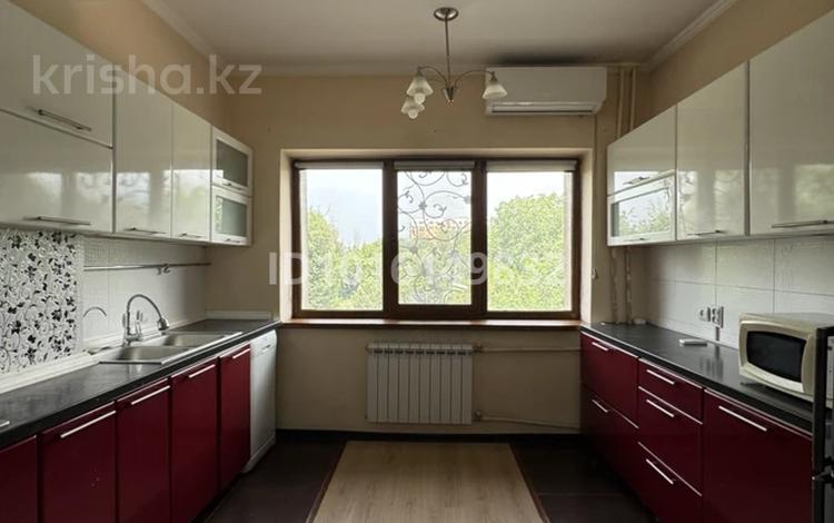 3-комнатная квартира · 68 м² · 4/6 этаж, Жангельдина 11 за 400 000 ₸ в Алматы, Медеуский р-н — фото 2