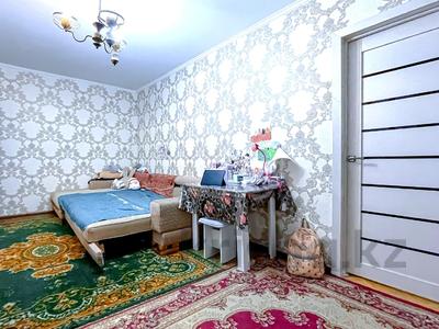 2-комнатная квартира, 42.8 м², 3/5 этаж, мкр Аксай-1 за 26.3 млн 〒 в Алматы, Ауэзовский р-н