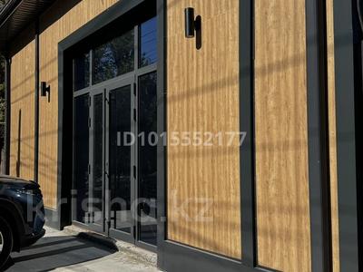 Еркін, кеңселер, дүкендер мен бутиктер, қоймалар, қоғамдық тамақтану орны, сұлулық салондары, фитнес және спорт, медорталықтар мен дәріханалар, білім орталықтары, ойын-сауық · 240 м², бағасы: 700 000 ₸ в 
