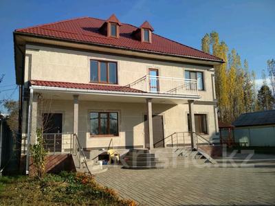 Отдельный дом · 6 комнат · 300 м² · 9 сот., мкр Баганашыл, Ст Достык 69 за 1.2 млн ₸ в Алматы, Бостандыкский р-н
