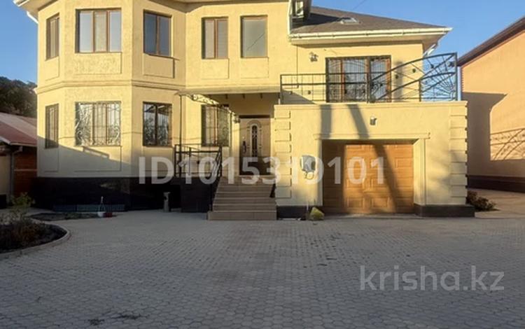 Отдельный дом · 6 комнат · 260 м² · 8.21 сот., пгт Балыкши, Айнаш Байжигитовой за 95 млн ₸ в Атырау — фото 2