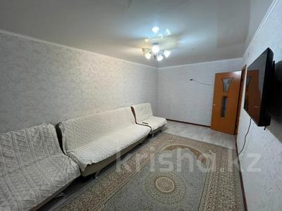 2-комнатная квартира · 44 м² · 1/5 этаж, Майкудук, мкр Восток-2 за 13.5 млн ₸ в Караганде, Алихана Бокейханова р-н