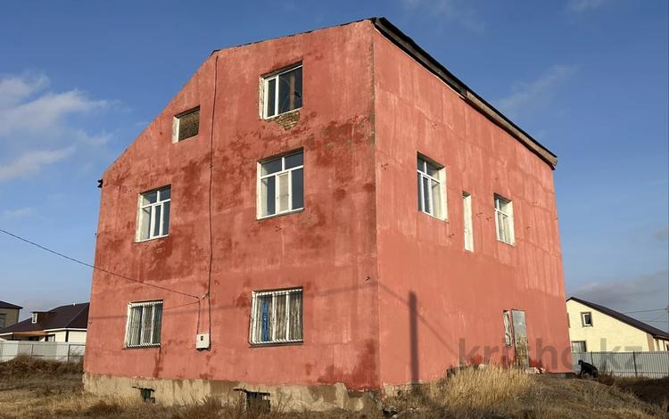 Отдельный дом · 8 комнат · 653.4 м² · 10 сот., мкр Кунгей , Мкр Кунгей, Жусупбек Алтайбаева 47 — Напротив Парим Жарим за 27 млн ₸ в Караганде, Казыбек би р-н — фото 2