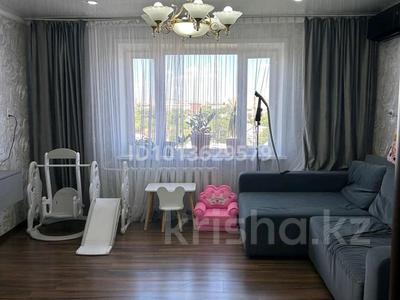 2-бөлмелі пәтер · 54 м² · 8/10 қабат, Карменова 74 — Цемпоселок, бағасы: 21 млн ₸ в Семее