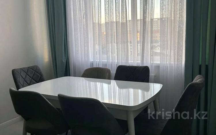 2-комнатная квартира, 90 м², 7/9 этаж помесячно, 17-й мкр 96 дом