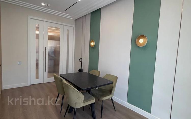 4-комнатная квартира · 135.6 м² · 10/12 этаж, Мухамедханова 4/1 за 126 млн ₸ в Астане, Нура р-н — фото 5