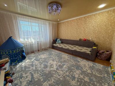 4-комнатная квартира · 83 м² · 5/5 этаж, Казахстанская 129 за 13.8 млн 〒 в Шахтинске