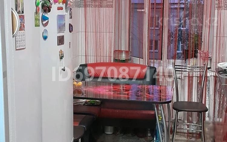 3-бөлмелі пәтер · 61.6 м² · 5/5 қабат, Комарова 10/2, бағасы: 8.5 млн ₸ в Алтае — фото 2