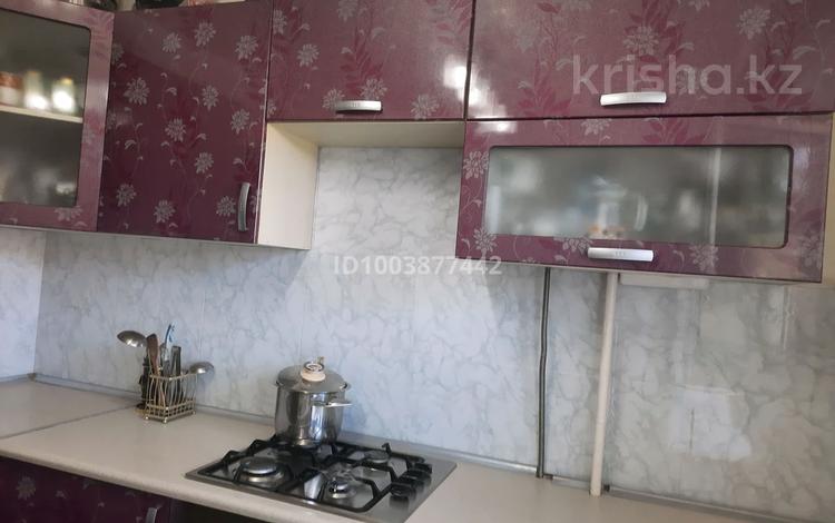 3-комнатная квартира · 69 м² · 4/5 этаж, мкр Кунаева 20 — 28 школа за 25 млн ₸ в Уральске — фото 43