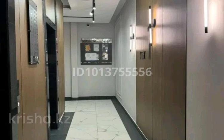 1-комнатная квартира · 40 м² · 5/12 этаж, Нажмиденова 15 за 32 млн ₸ в Астане, Сарайшык р-н — фото 2