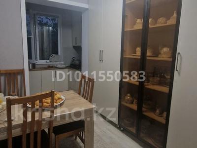 3-бөлмелі пәтер · 65 м² · 4/5 қабат, Массив карасу 8, бағасы: 32 млн 〒 в Таразе