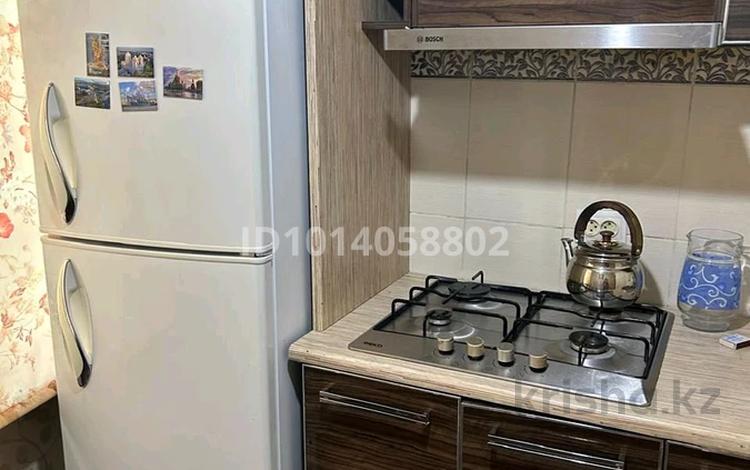 1-комнатная квартира · 30 м² · 1/5 этаж, проспект Абая 135 — Центр города за Айлара ,пересечение ул Абая -Айтеке би за 110 000 ₸ в Таразе — фото 2