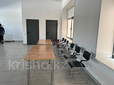Еркін, кеңселер, қоймалар, сұлулық салондары, фитнес және спорт, медорталықтар мен дәріханалар, білім орталықтары, ойын-сауық, конференц-залдар, кабинеттер және жұмыс орындары, студиялар · 110 м², бағасы: 350 000 ₸ в Павлодаре