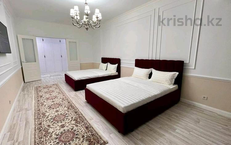 4-комнатная квартира · 130 м² · 4/8 этаж, Родостовец 333а за 80 000 ₸ в Алматы, Бостандыкский р-н — фото 2