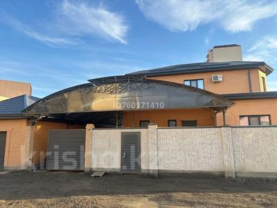 Продажа домов и дачи в Атырауской обл.: Отдельный дом · 5 комнат · 250 м² · 6 сот., мкр. Алмагуль, Абдрахманова 83 за 150 млн 〒 Отдельный дом · 5 комнат · 250 м² · 6 сот., мкр. Алмагуль, Абдрахманова 83 за 150 млн 〒 в Атырау