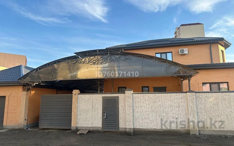 Жеке үй · 5 бөлме · 300 м² · 8 жүзд., мкр. Алмагуль, Абдрахманова 83, бағасы: 165 млн ₸ в Атырау — фото 2
