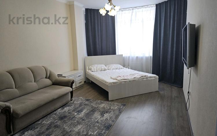 1-комнатная квартира · 50 м² · 6/16 этаж, Мангилик Ел 17 за 200 000 ₸ в Астане, Есильский р-н — фото 2