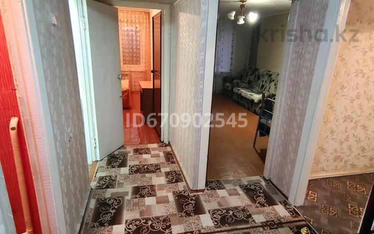 2-бөлмелі пәтер, 58 м², 2/5 қабат тәулігіне, Кунаева 38, бағасы: 10 000 〒 в Риддере — фото 2