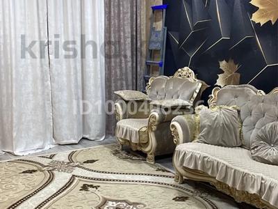 3-комнатная квартира · 75 м² · 3/5 этаж, мкр Новый Город, Бухар Жырау 38 — ТД Абзал, ДК, Обл акимат за 25 000 ₸ в Караганде, Казыбек би р-н