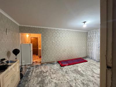 2-бөлмелі пәтер, 45 м², 5/5 қабат, Самал, бағасы: 9.5 млн 〒 в Таразе