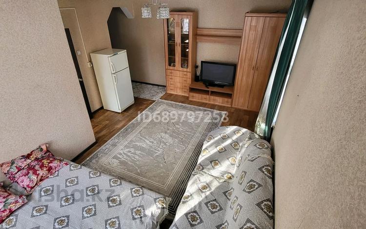 2-комнатная квартира, 50 м², 1/3 этаж посуточно, Жансугурова — Биржансал за 11 000 〒 в Талдыкоргане — фото 11