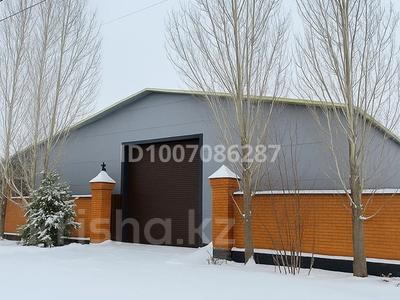 Свободное назначение, офисы, магазины и бутики, склады, азс, автосервисы и автомойки, общепит, салоны красоты, сельское хозяйство, бани, гостиницы и зоны отдыха, фитнес и спорт, медцентры и аптеки, образование, развлечения, конференц-залы, кабинеты и рабочие места, студии · 400 м² за 2.7 млн 〒 в Астане, Алматы р-н