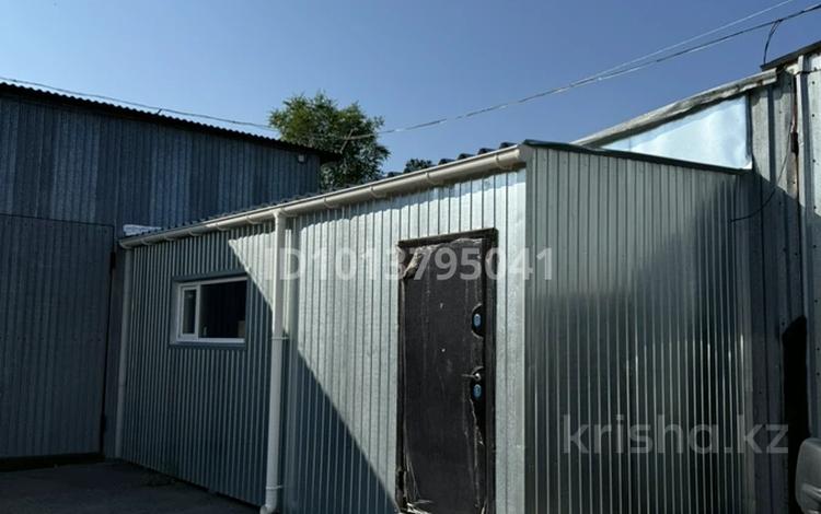 Дүкендер мен бутиктер · 21 м², бағасы: 3.9 млн ₸ в Костанае — фото 2