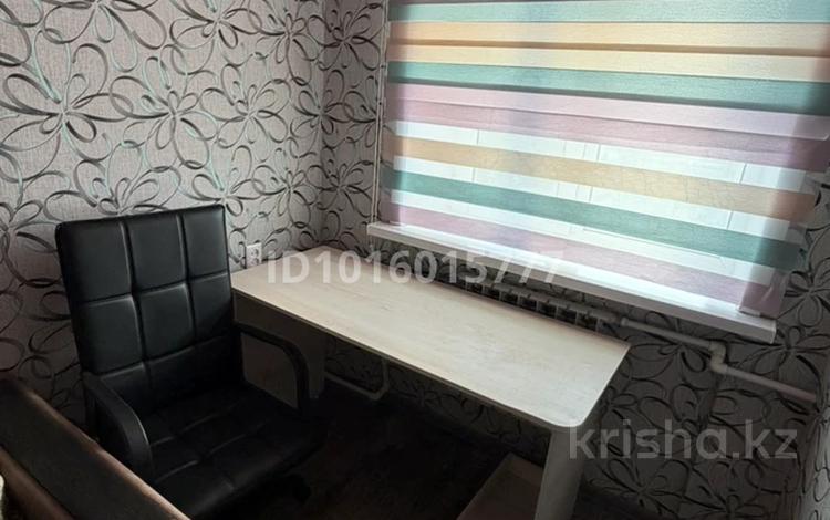 2-комнатная квартира · 40 м² · 3/3 этаж, Сатпаева 53 за 220 000 ₸ в Жезказгане — фото 2