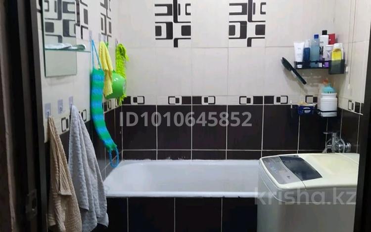 3-бөлмелі пәтер · 56 м² · 4/5 қабат, Пришахтинск, Пришахтинск, 21й микрорайон 26, бағасы: 13.2 млн ₸ в Караганде, Алихана Бокейханова р-н — фото 2