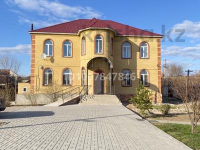 Отдельный дом · 6 комнат · 394 м² · 13 сот., Акпаева 64 — Рахмет Акан-сери за 160 млн 〒 в Астане, Сарыарка р-н