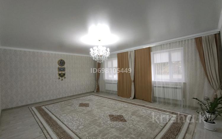 Жеке үй · 9 бөлме · 254 м² · 10 жүзд., Ордабасы 2 — Ордабасы 2, Ақ желек 16, бағасы: 50 млн ₸ в Актобе, жилой массив Жанаконыс — фото 2