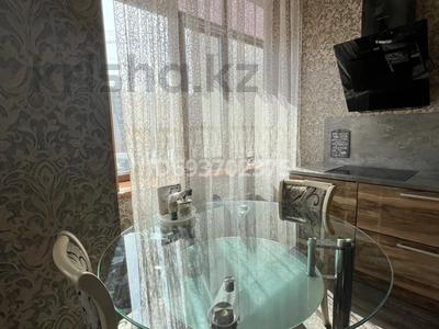 2-комнатная квартира, 54 м², 4/22 этаж помесячно, Момышулы 2А за 250 000 〒 в Астане, Алматы р-н
