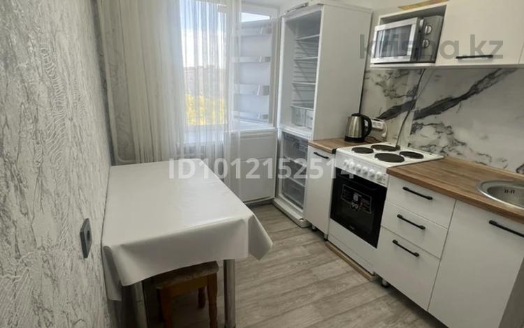 1-комнатная квартира · 32 м² · 8/9 этаж, ул. Торайгырова 59 за 150 000 ₸ в Павлодаре — фото 2