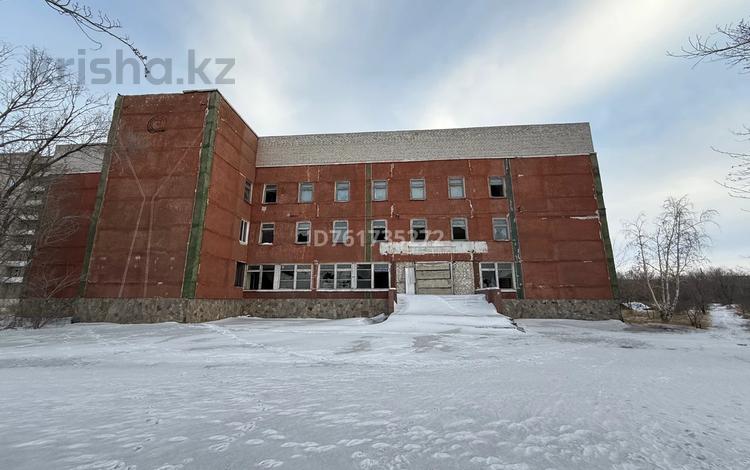 Свободное назначение, офисы, магазины и бутики, склады, азс, автосервисы и автомойки, общепит, салоны красоты, бани, гостиницы и зоны отдыха, медцентры и аптеки, образование, развлечения · 4285 м² за 160 млн ₸ в Семее — фото 2