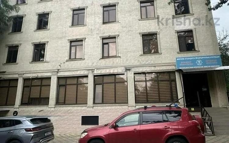 Свободное назначение, офисы, магазины и бутики, склады, салоны красоты, медцентры и аптеки, образование, развлечения, конференц-залы, кабинеты и рабочие места, студии · 175 м² за 1.2 млн ₸ в Алматы, Медеуский р-н — фото 2