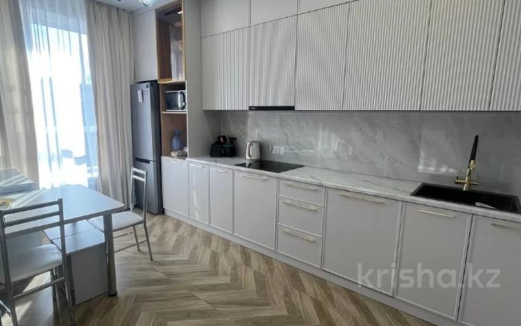 3-комнатная квартира · 75 м² · 4/5 этаж, мкр Юго-Восток, Муканова 61/2 за 33 млн 〒 в Караганде, Казыбек би р-н — фото 2