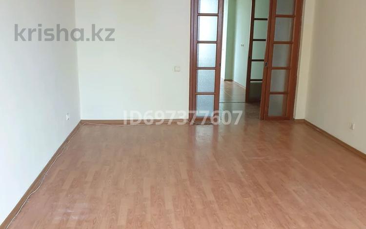 3-комнатная квартира · 94.6 м² · 3/9 этаж, мкр Мамыр-3 за 70 млн 〒 в Алматы, Ауэзовский р-н — фото 2