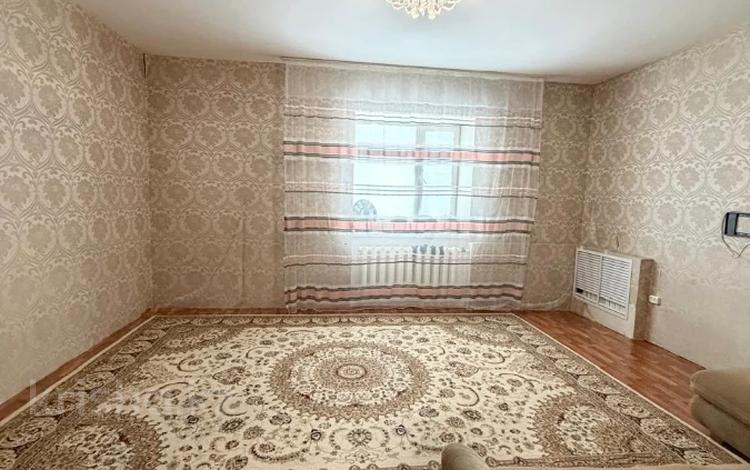 2-комнатная квартира · 59.9 м² · 4/5 этаж, мкр Кадыра Мырза-Али за 22.5 млн ₸ в Уральске — фото 2