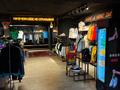 Действующий бизнес - магазин одежды BROX, 121.1 м² за 40 млн 〒 в Атырау — фото 2