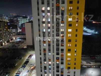 2-комнатная квартира, 40 м², 18/22 этаж помесячно, Роза Багланова за 180 000 〒 в Астане, Есильский р-н