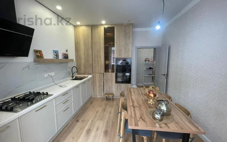 3-комнатная квартира · 100 м² · 3/5 этаж, мкр. Алтын орда за 44 млн ₸ в Актобе — фото 3