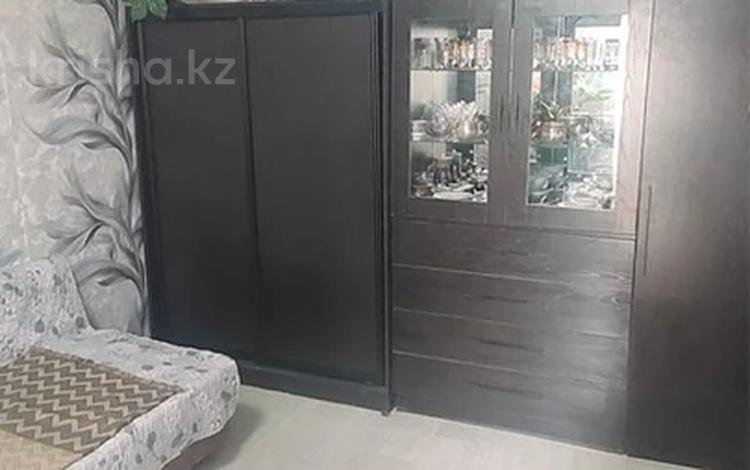 1-бөлмелі пәтер · 31 м² · 4/4 қабат, 2 мкрн, бағасы: 13.5 млн ₸ в Конаеве — фото 2