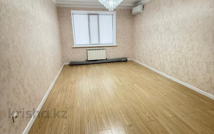 4-бөлмелі пәтер · 110 м² · 4/5 қабат, Алтын орда ш/а., бағасы: 46 млн ₸ в Актобе, мкр. Алтын орда — фото 11