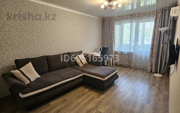 1-комнатная квартира, 33 м², 4/4 этаж, мкр №1 73 — Саина -Жубанова