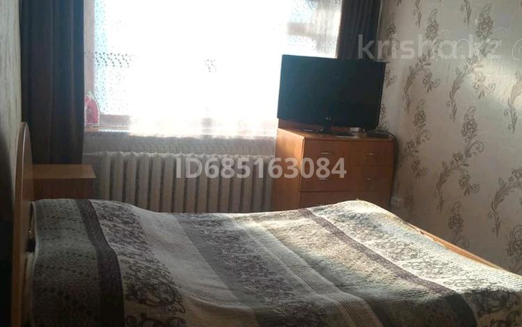 1-комнатная квартира · 30 м² · 1/5 этаж, Кенесары 15 за 10 000 〒 в Бурабае — фото 4