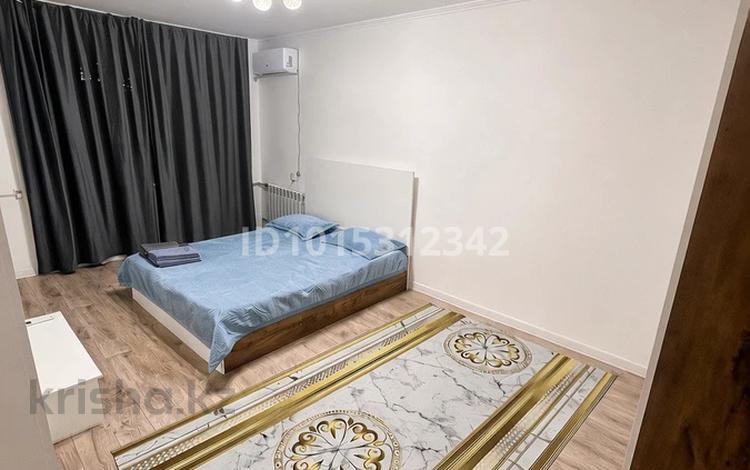1-бөлмелі пәтер · 30 м² · 1/5 қабат, Самал 37 — Алдабергенова конаева, бағасы: 10 000 ₸ в Талдыкоргане, мкр Самал — фото 2